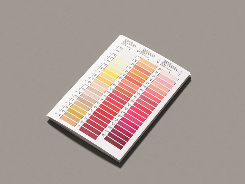 carta-de-color-mockup-rubi-zippers